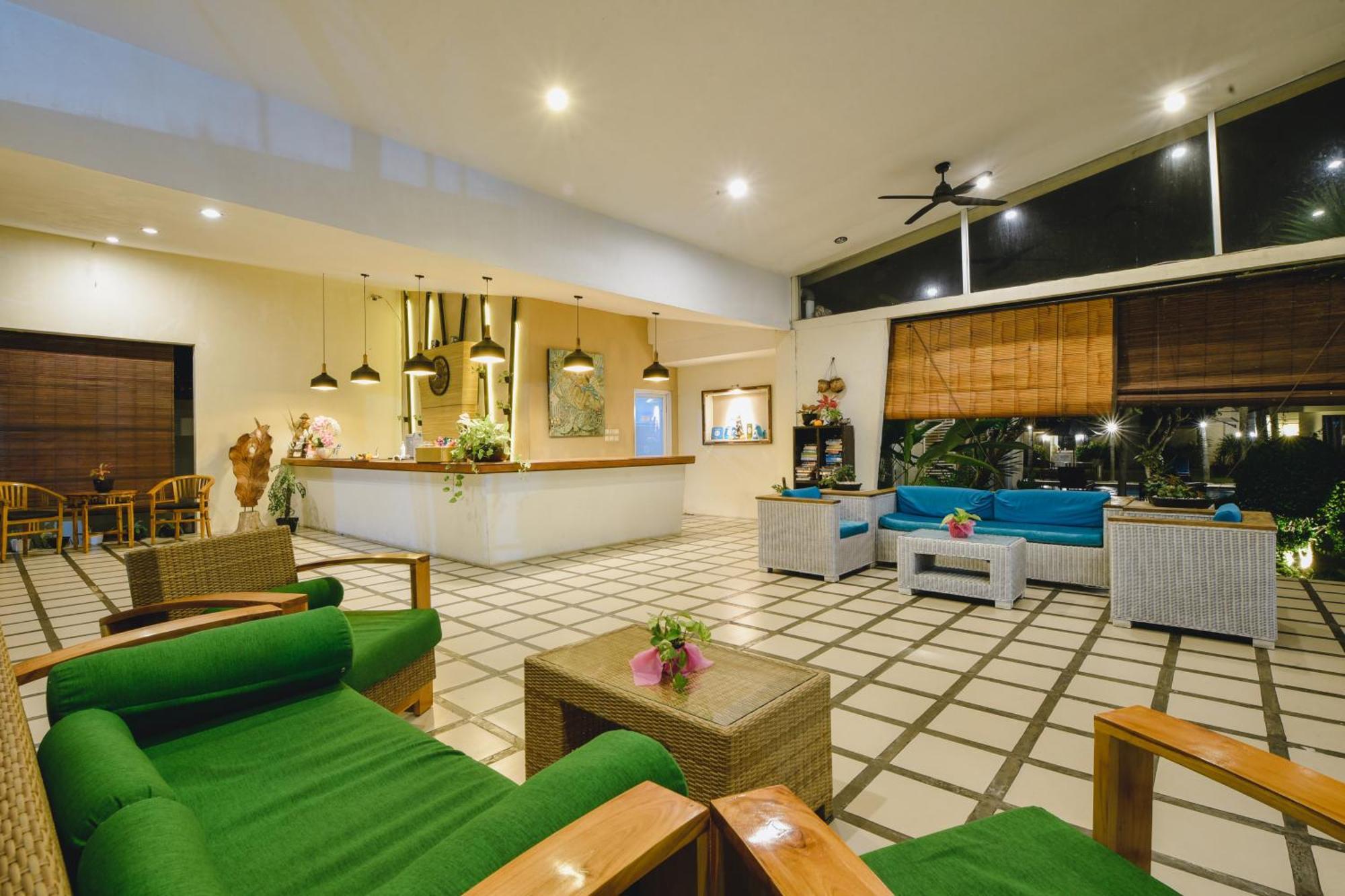 Bali Breezz Hotel Jimbaran Exterior foto