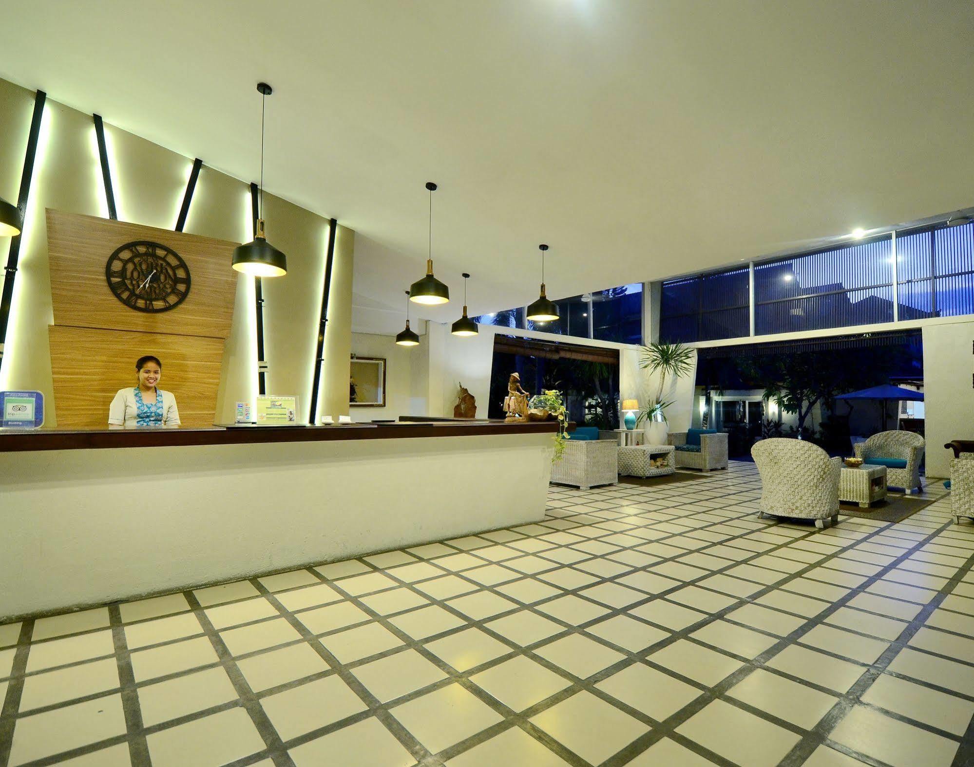 Bali Breezz Hotel Jimbaran Exterior foto