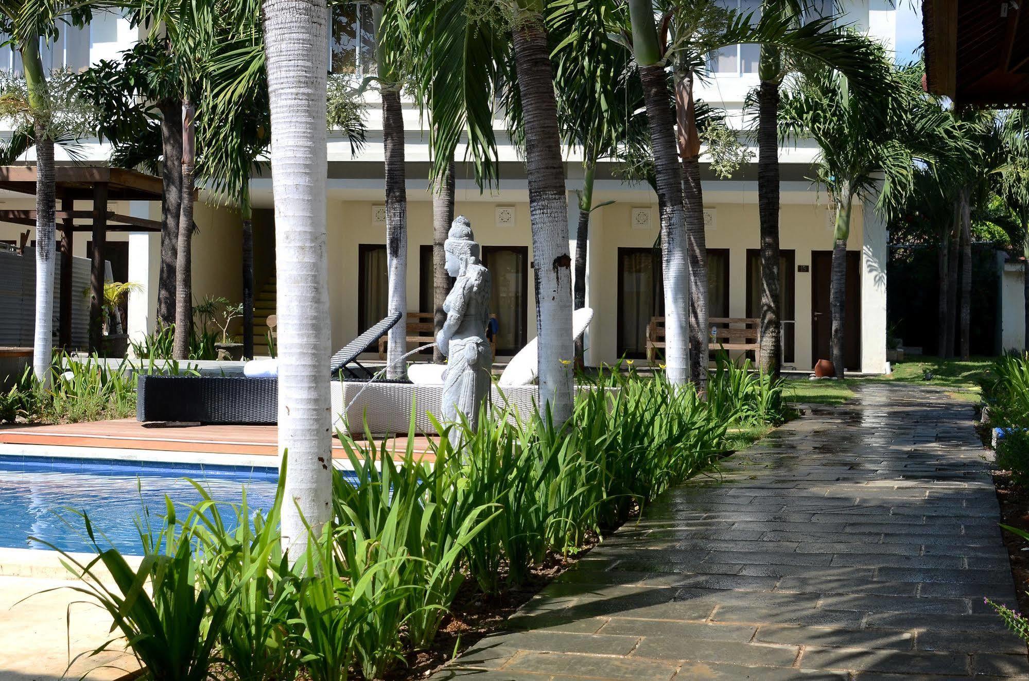 Bali Breezz Hotel Jimbaran Exterior foto